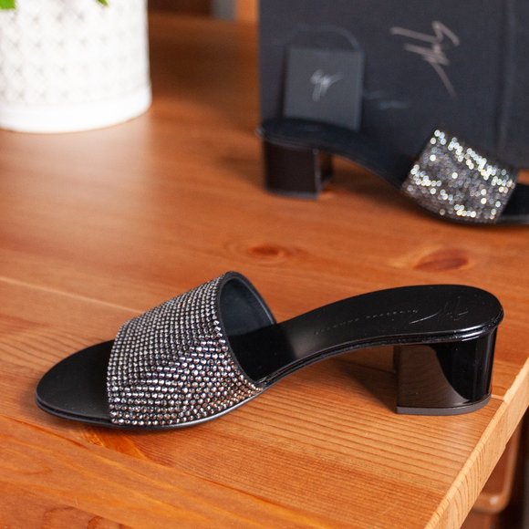 Giuseppe Zanotti Crystal Embellished Mules - Picture 3 of 10